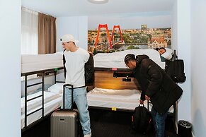 Rotterdam Teleport Hotel