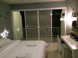 Norn Nab Dao RimPhu Resort