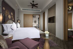 Crowne Plaza Qingdao Oriental Movie Metropolis by IHG