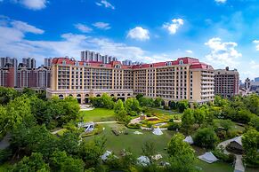 Crowne Plaza Qingdao Oriental Movie Metropolis by IHG