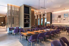 Crowne Plaza Qingdao Oriental Movie Metropolis by IHG