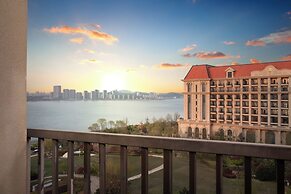 Crowne Plaza Qingdao Oriental Movie Metropolis by IHG