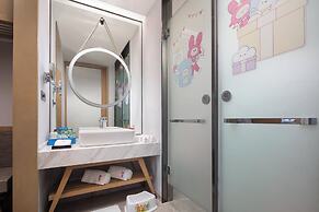 Crowne Plaza Qingdao Oriental Movie Metropolis by IHG