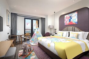 Crowne Plaza Qingdao Oriental Movie Metropolis by IHG