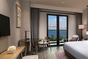 Crowne Plaza Qingdao Oriental Movie Metropolis by IHG