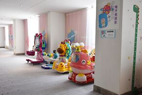 Crowne Plaza Qingdao Oriental Movie Metropolis by IHG