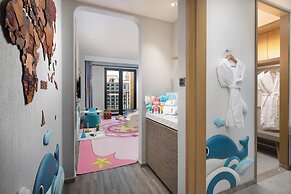 Crowne Plaza Qingdao Oriental Movie Metropolis by IHG