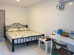 Roly Airport Residence