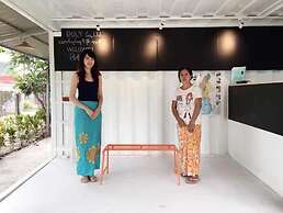 Roly Airport Residence