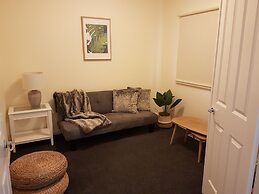 Healesville House - Fig Tree House