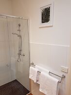 Healesville House - Fig Tree House