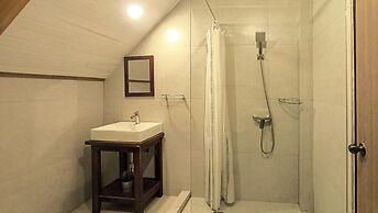 Issara Boutique Winery Hotel