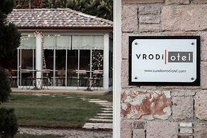 Vrodi By House