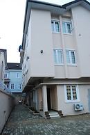 Grandbee Apartment and Residence