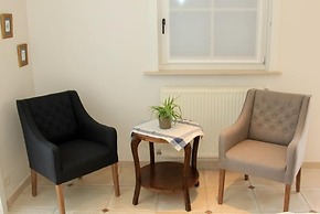 B&B Laurus
