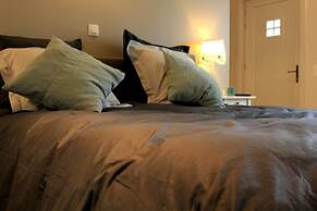 B&B Laurus