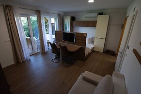 Pr`fik Apartments