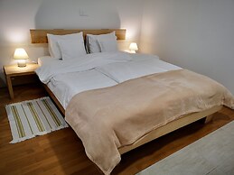 Pr`fik Apartments