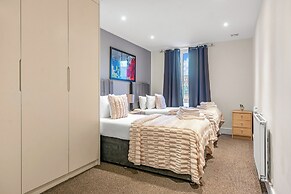 Two Bedroom Apartment in Limehouse