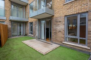Two Bedroom Apartment in Limehouse