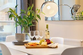 Two Bedroom Apartment in Limehouse