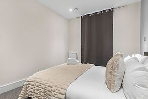 Two Bedroom Apartment in Limehouse