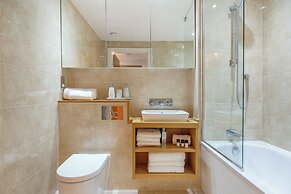 Two Bedroom Apartment in Limehouse