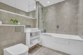Two Bedroom Apartment in Limehouse