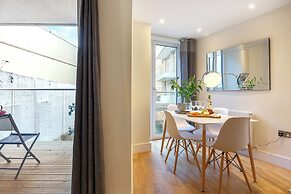 Two Bedroom Apartment in Limehouse