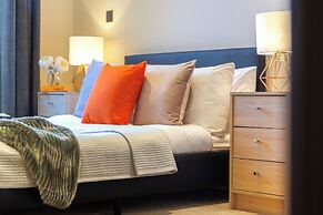 Two Bedroom Apartment in Limehouse