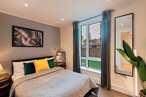 Two Bedroom Apartment in Limehouse