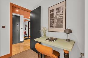 Two Bedroom Apartment in Limehouse