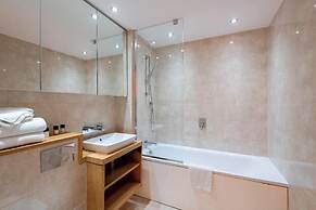 Two Bedroom Apartment in Limehouse