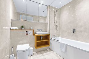 Two Bedroom Apartment in Limehouse