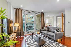 Two Bedroom Apartment in Limehouse