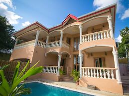 Robbie's Place Tobago