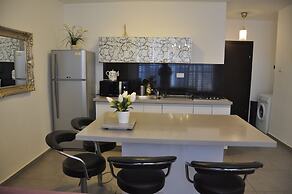Isra Home Rothschild 8-3 Apartment