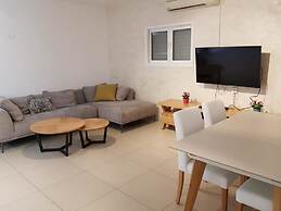 Isra Home Apartment Jabotinsky 8