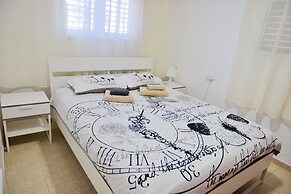 Isra Home Apartment Jabotinsky 8