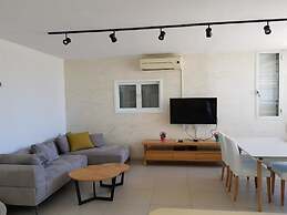 Isra Home Apartment Jabotinsky 8