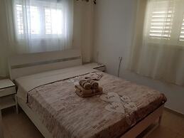 Isra Home Apartment Jabotinsky 8