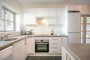 Georgian Square Apartments