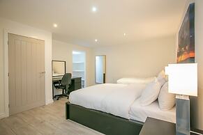 Georgian Square Apartments