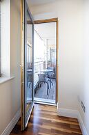 Georgian Square Apartments