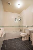 Georgian Square Apartments