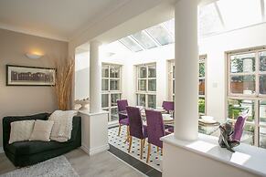 Georgian Square Apartments