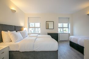 Georgian Square Apartments