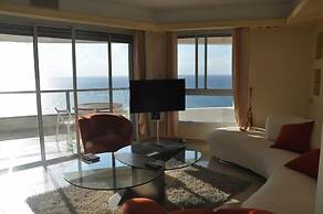 Isra Home Luxury Apartment with Sea View