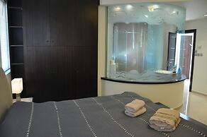 Isra Home Luxury Apartment with Sea View