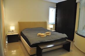 Isra Home Luxury Apartment with Sea View